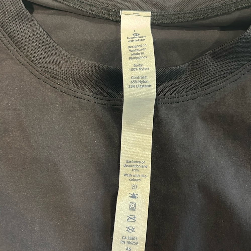 NWT - men’s lululemon black shirt